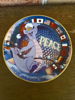 Disney EPCOT '96 White Collector Plate Backstamp
